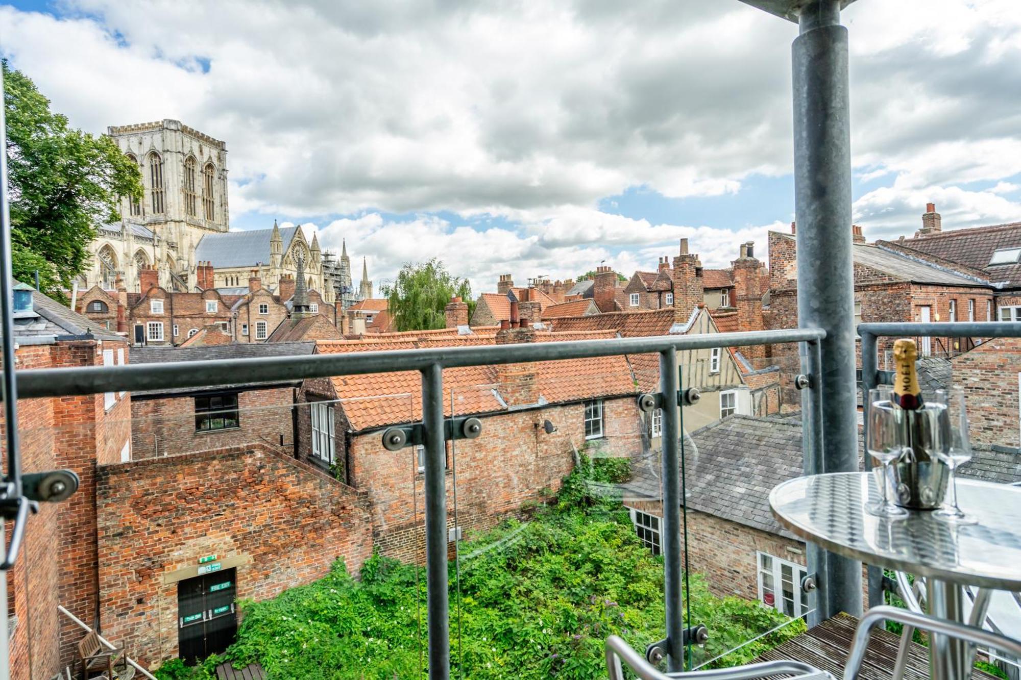 11 Stonegate Court Apartamento York Exterior foto